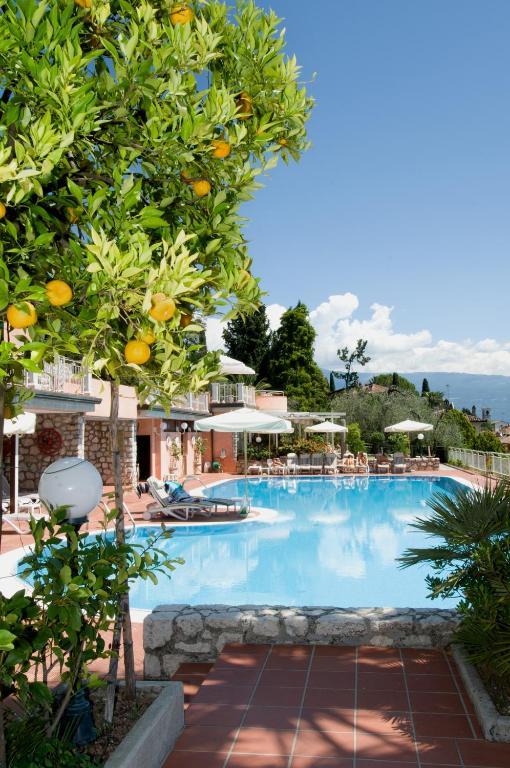 Hotel Villa Florida Suites & Suite Apartments Gardone Riviera Quarto foto